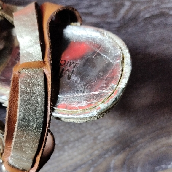 Michael Kors Brown and Gold Sandals with Elegant Design - Picture 9 of 9